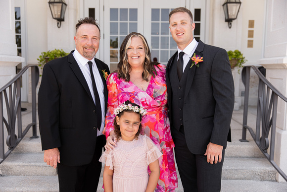 FAMRILEYWEDD0010